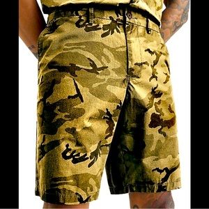 TOMMY HILFIGER RELAXED FIT CAMO SHORT 30